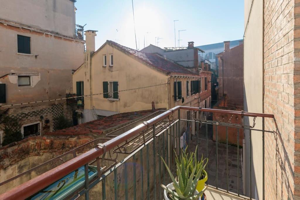 Casa Carla - Comodo Appartamento In Venice Cannaregio - 2 Camere Private Eksteriør billede